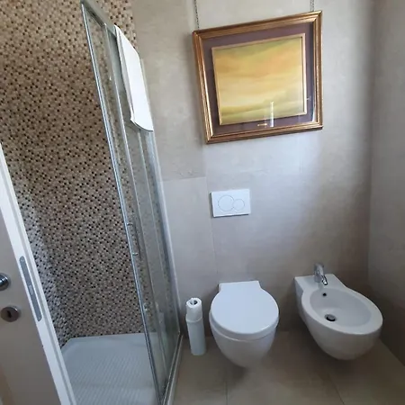 Claudia 巴多利诺