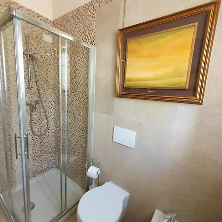 Claudia בית חווה *