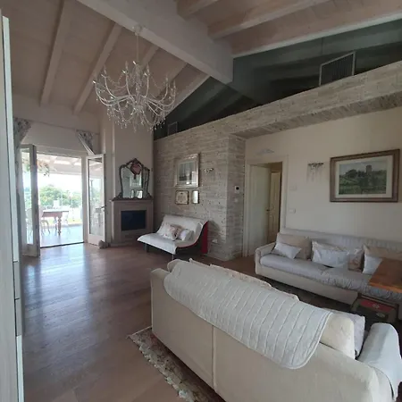 Claudia בית חווה ברדולינו