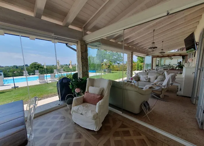 Claudia バルドリーノ